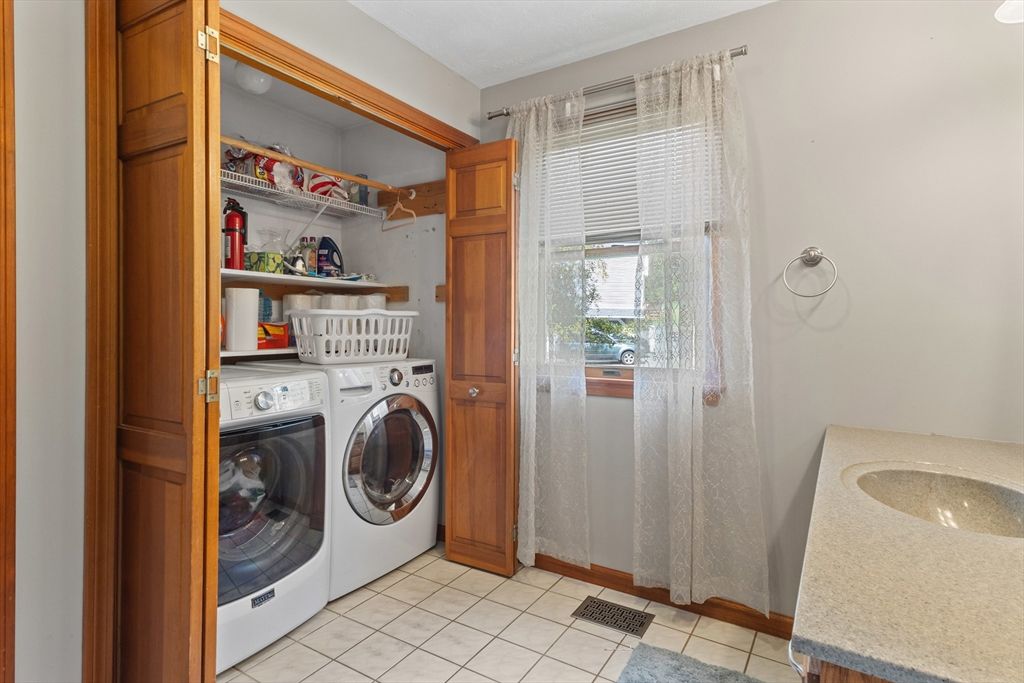Interior, Washer
