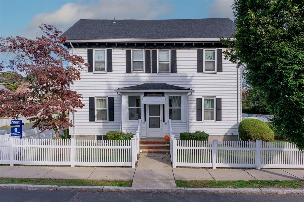 Exterior, Facade, Georgian