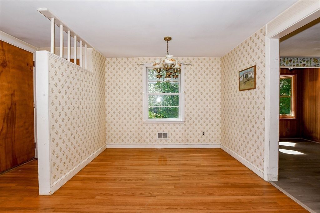 Chandelier, Empty room, Interior, Wood Texture Flooring