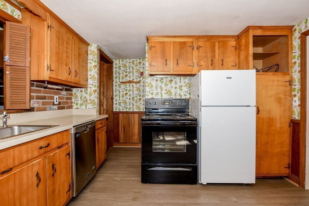 Interior, Kitchen, Wood Texture Flooring