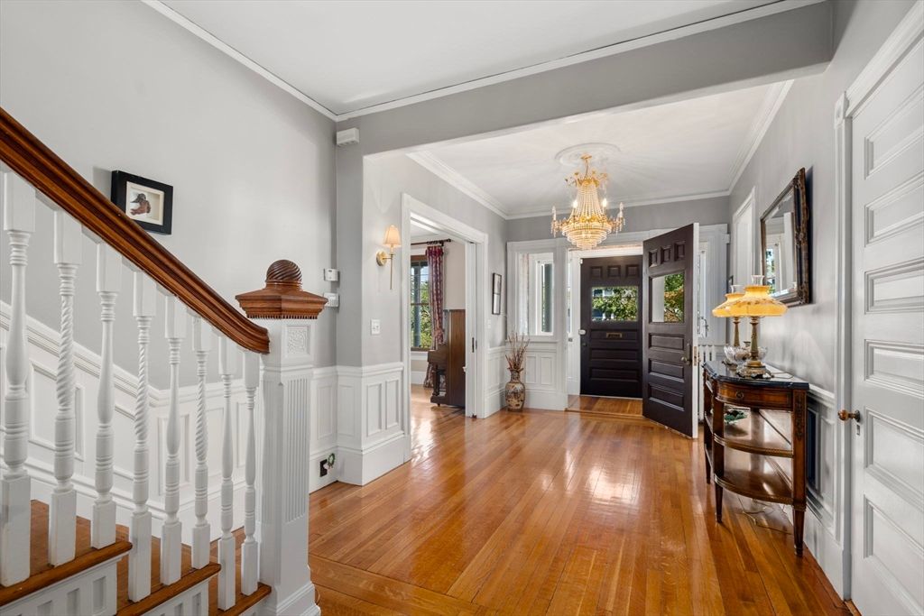 Chandelier, Interior, Wood Texture Flooring