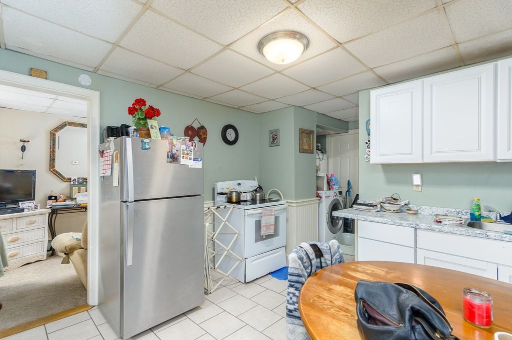 Interior, Kitchen, Washer