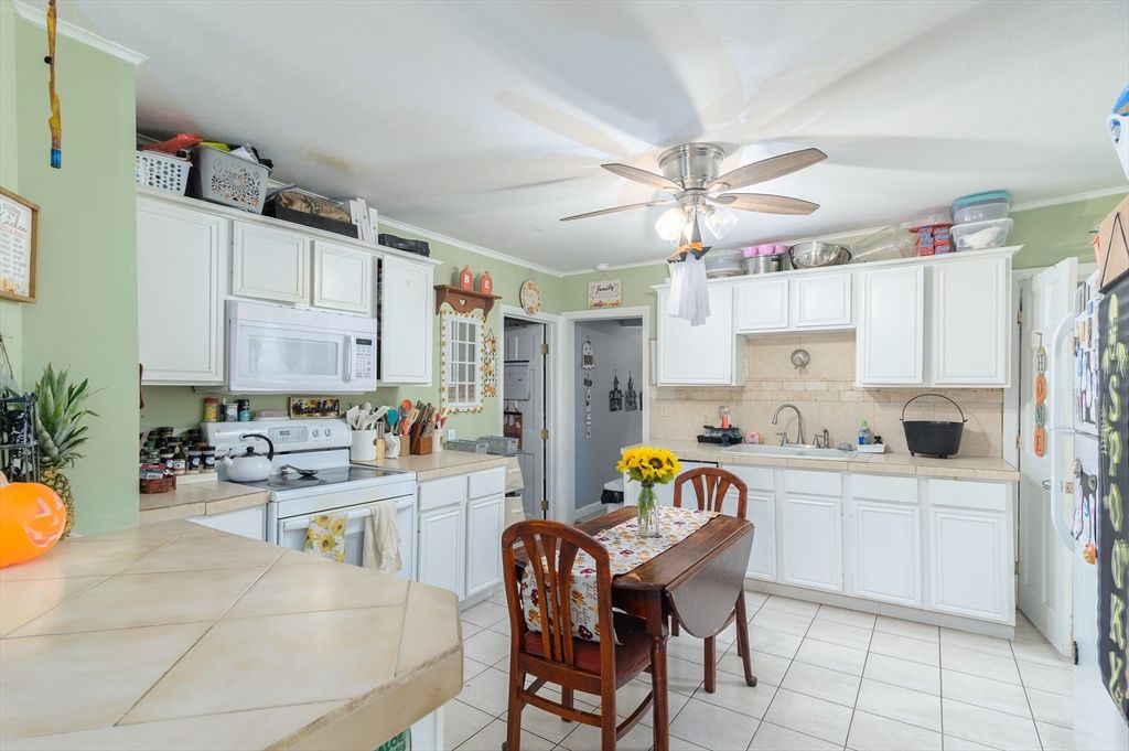 Dining room, Interior, Kitchen, Tile Countertops