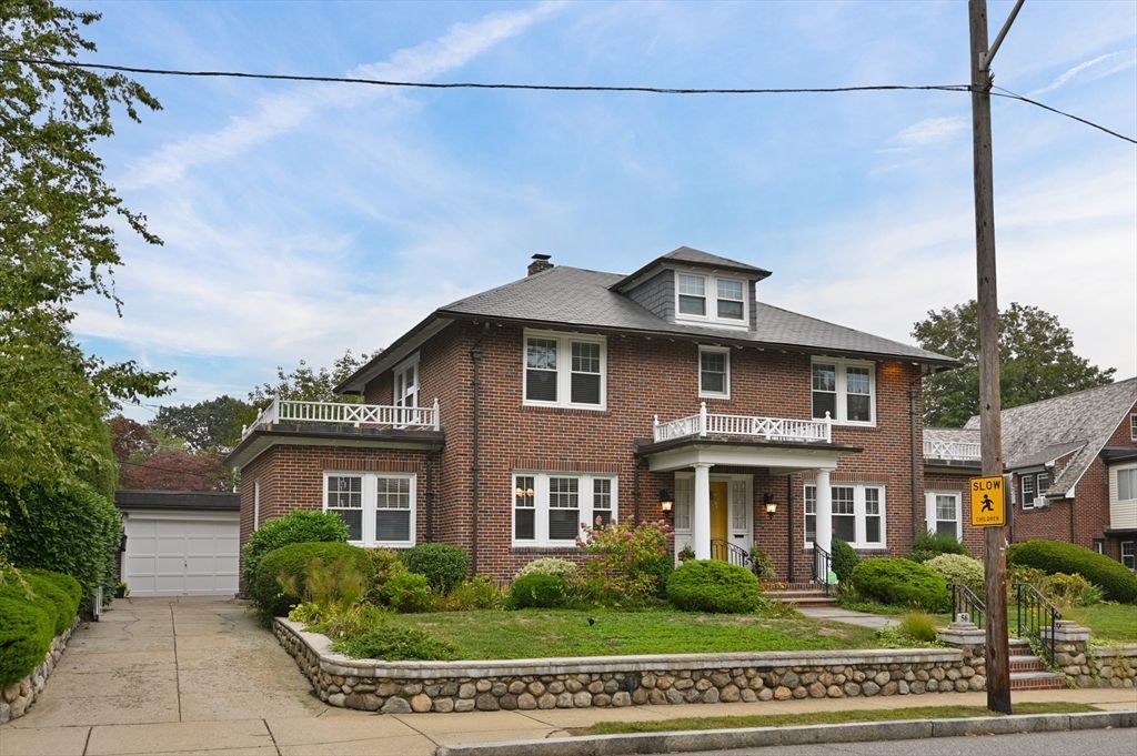 Exterior, Facade, Brick Facade, Georgian