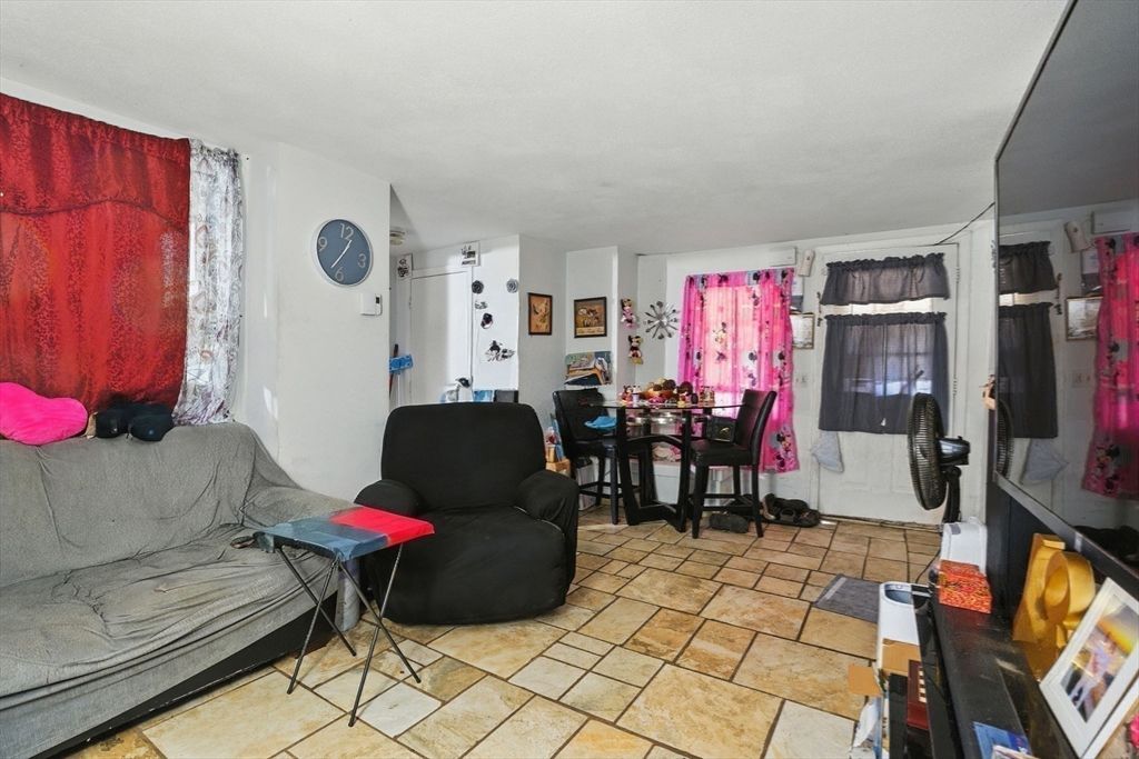 Dining room, Interior