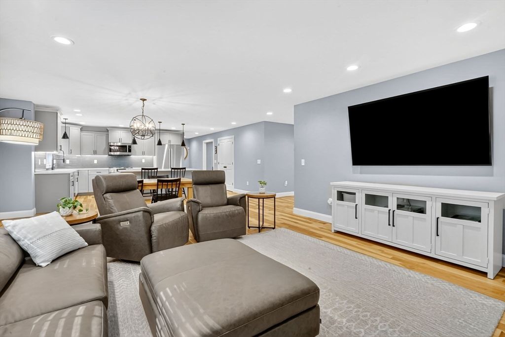 Chandelier, Dining room, Interior, Kitchen, Living room, Pendant Lights, Recessed Lighting, Wood Texture Flooring