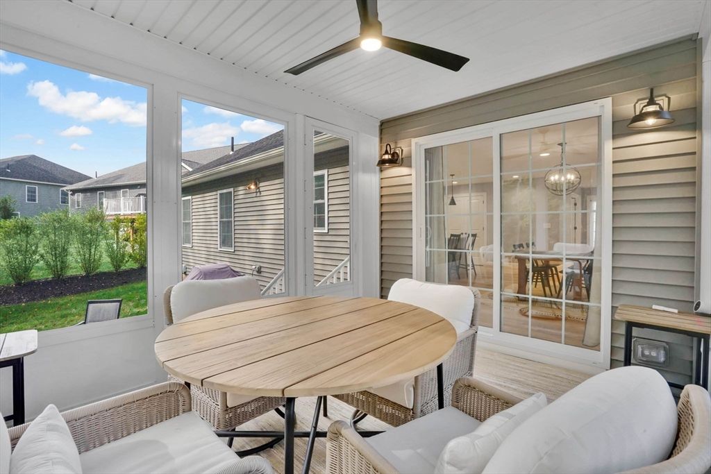 Dining room, Interior, Sun Room