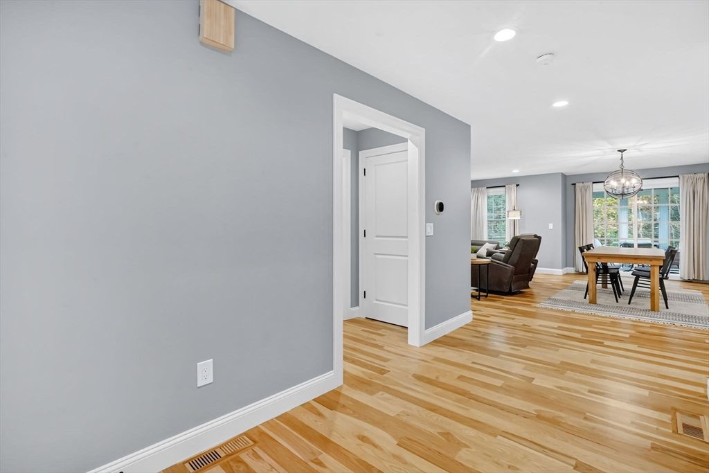 Chandelier, Dining room, Interior, Living room, Recessed Lighting, Wood Texture Flooring