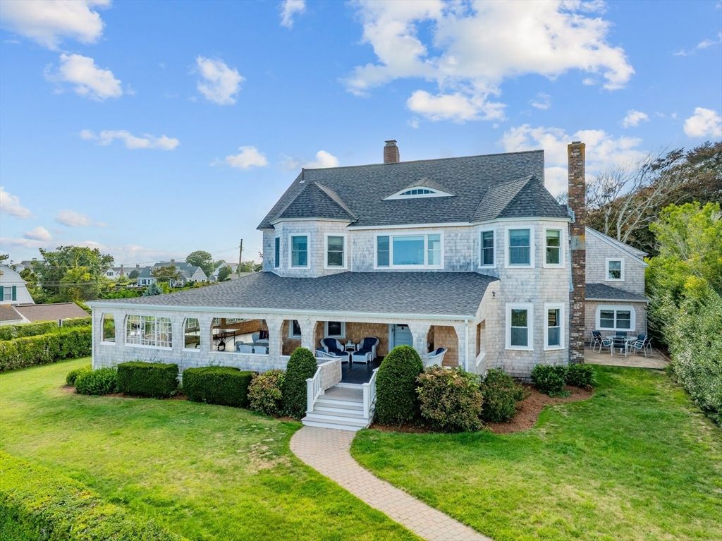 Exterior, Facade, Cape Cod