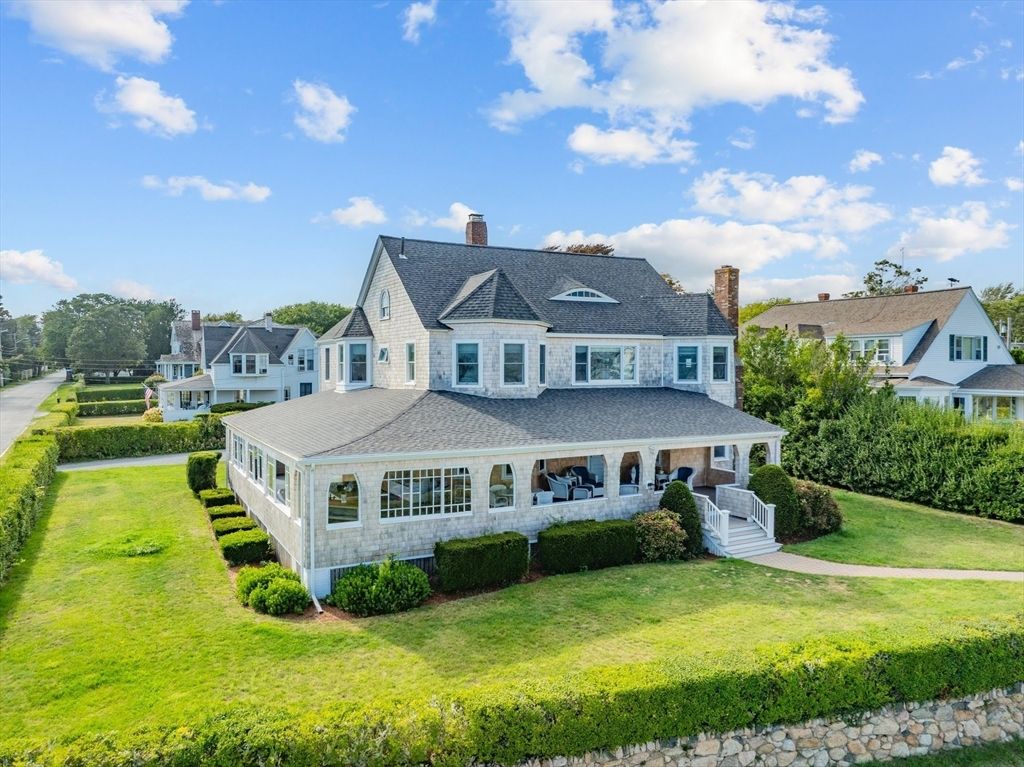 Backyard, Exterior, Facade, Queen Anne Victorian