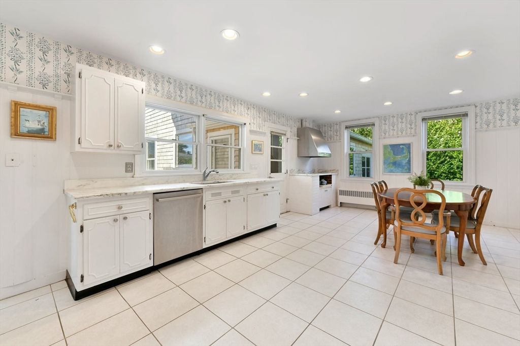 Dining room, Interior, Kitchen, Recessed Lighting, Stainless Steel Appliances