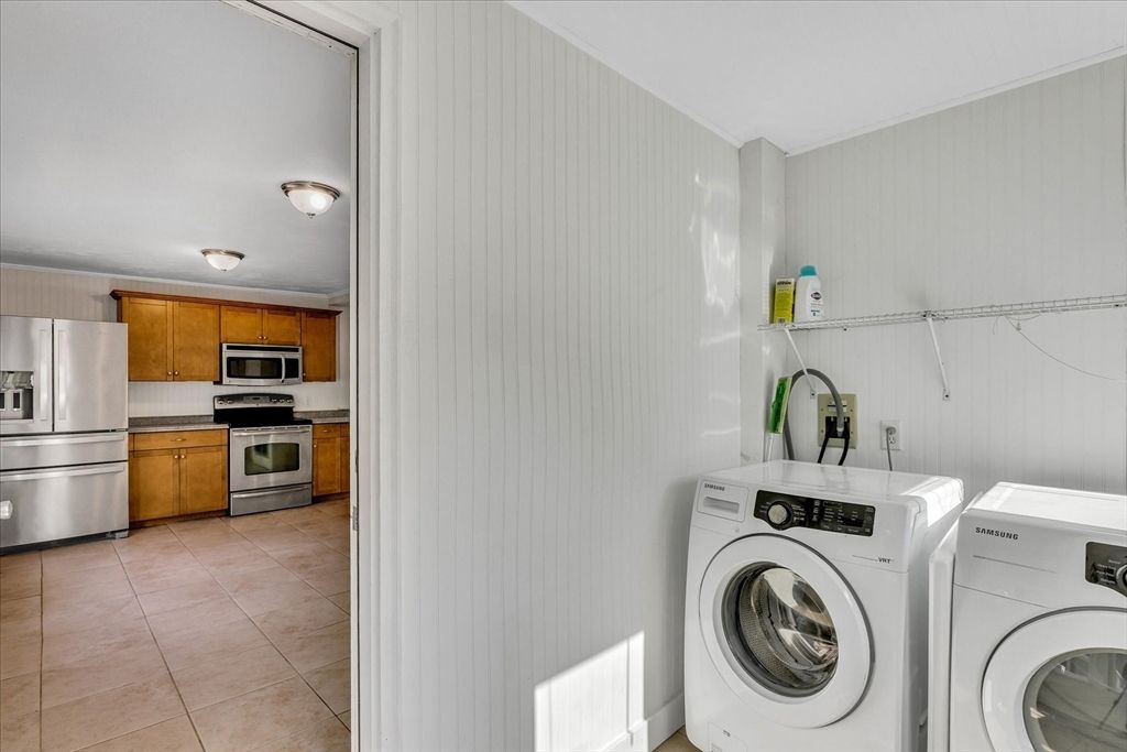 Interior, Stainless Steel Appliances, Washer