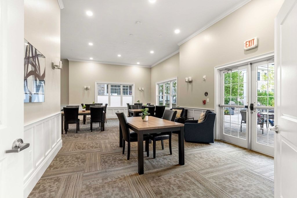Dining room, Interior, Living room, Recessed Lighting