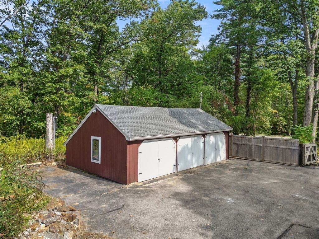 Backyard, Detached Garage, Exterior