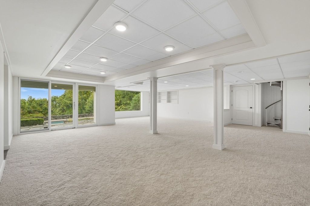 Empty room, Interior, Recessed Lighting