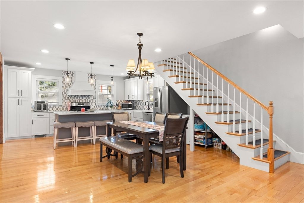 Dining room, Interior, Kitchen, Pendant Lights, Recessed Lighting, Wood Texture Flooring