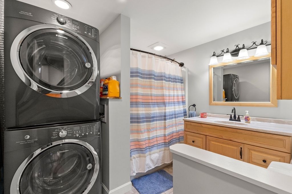 Bathroom, Interior, Recessed Lighting, Utility Closets, Washer