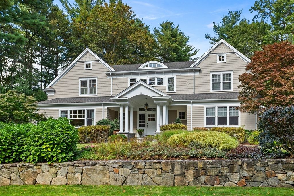 Exterior, Facade, Farmhouse