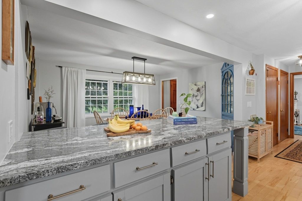 Dining room, Interior, Kitchen, Pendant Lights, Recessed Lighting, Wood Texture Flooring