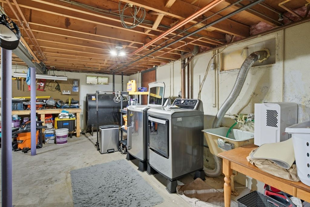 Interior, Washer, Wooden Beams, Wooden Ceilings