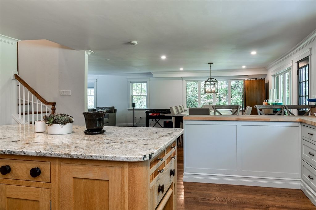 Dining room, Interior, Kitchen, Pendant Lights, Recessed Lighting, Wood Texture Flooring