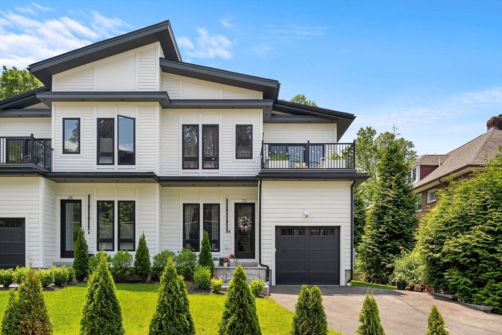 Attached, Exterior, Facade, Farmhouse