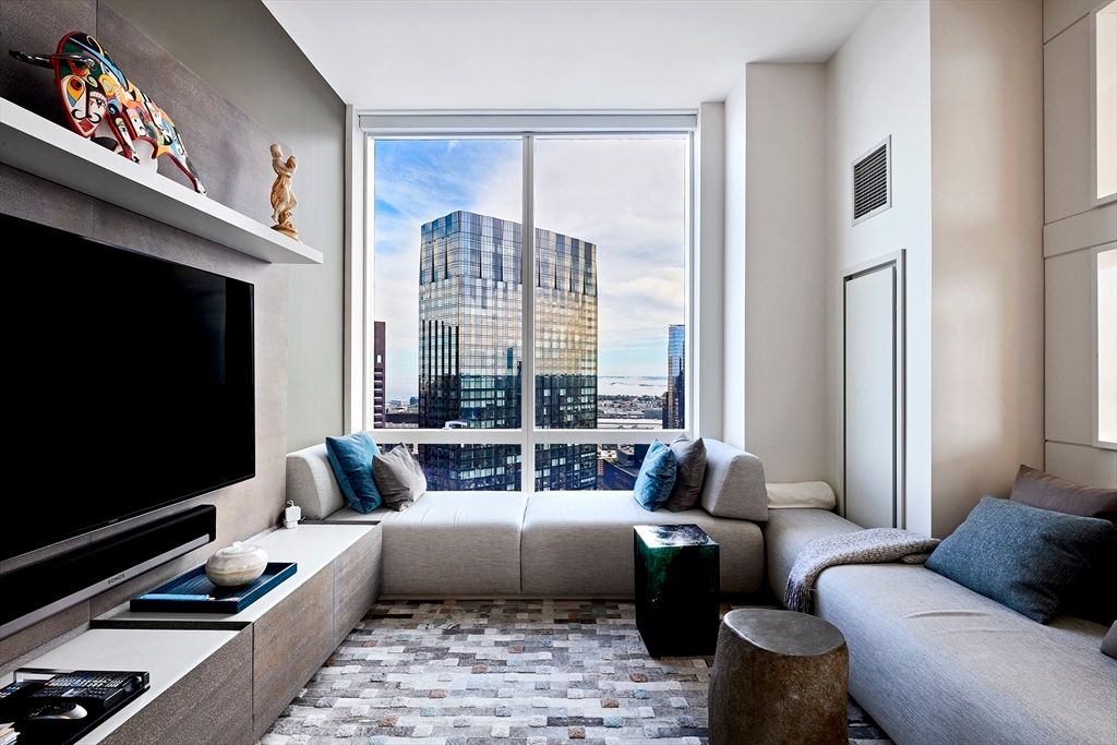 Interior, Living room, Water