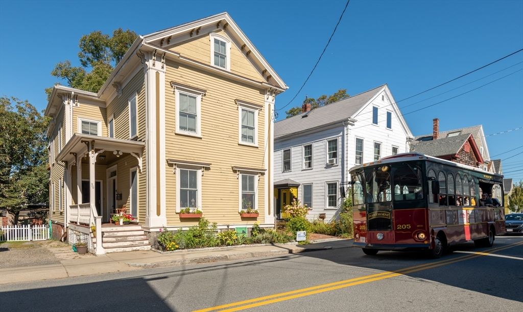 Exterior, Facade, Queen Anne Victorian