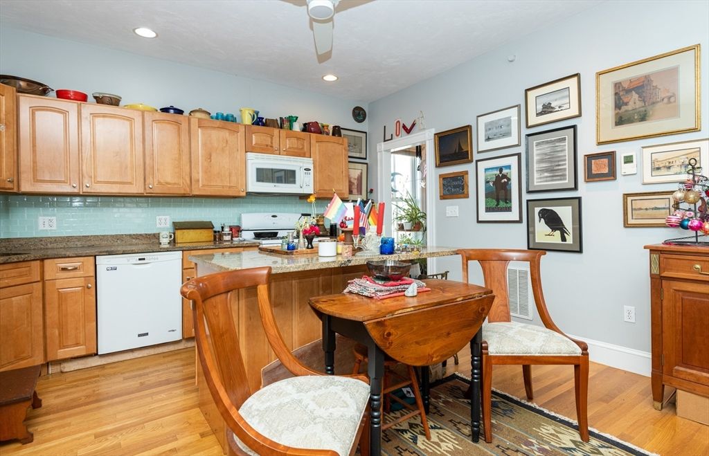 Dining room, Interior, Kitchen, Recessed Lighting, Wood Texture Flooring
