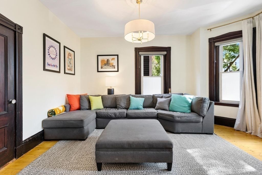 Interior, Living room, Pendant Lights, Wood Texture Flooring