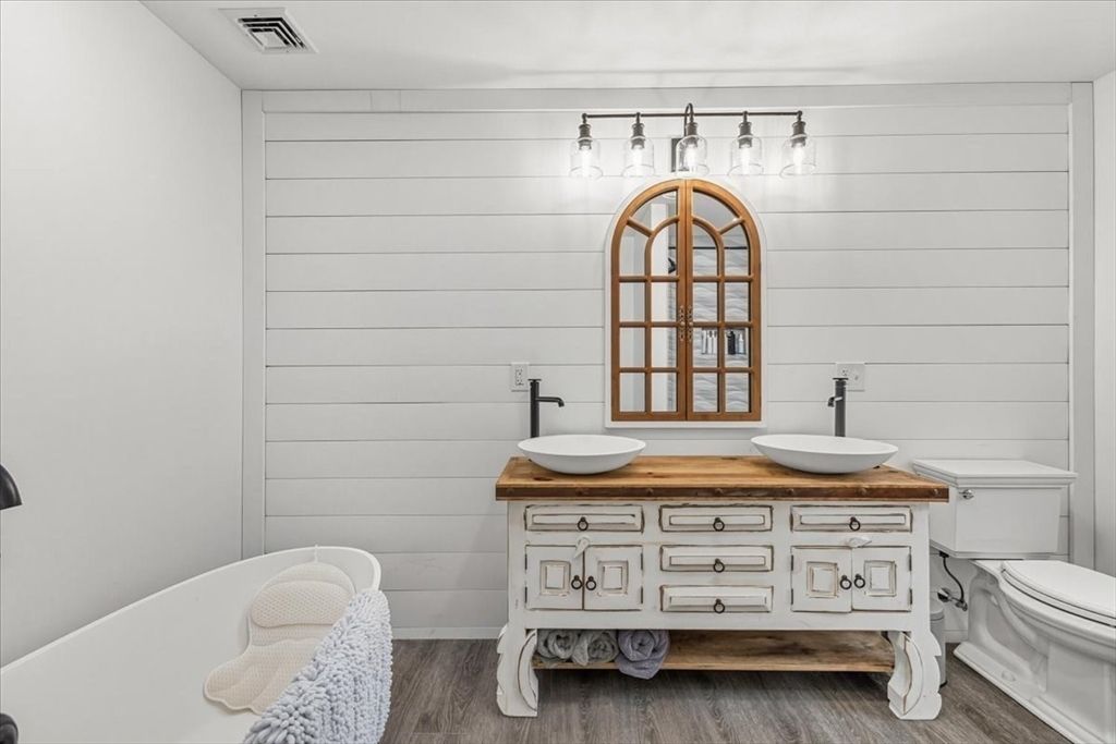Bathroom, Dual Sink Vanities, Interior, Wood Texture Flooring