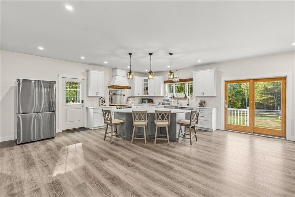 Interior, Kitchen, Pendant Lights, Recessed Lighting, Wood Texture Flooring