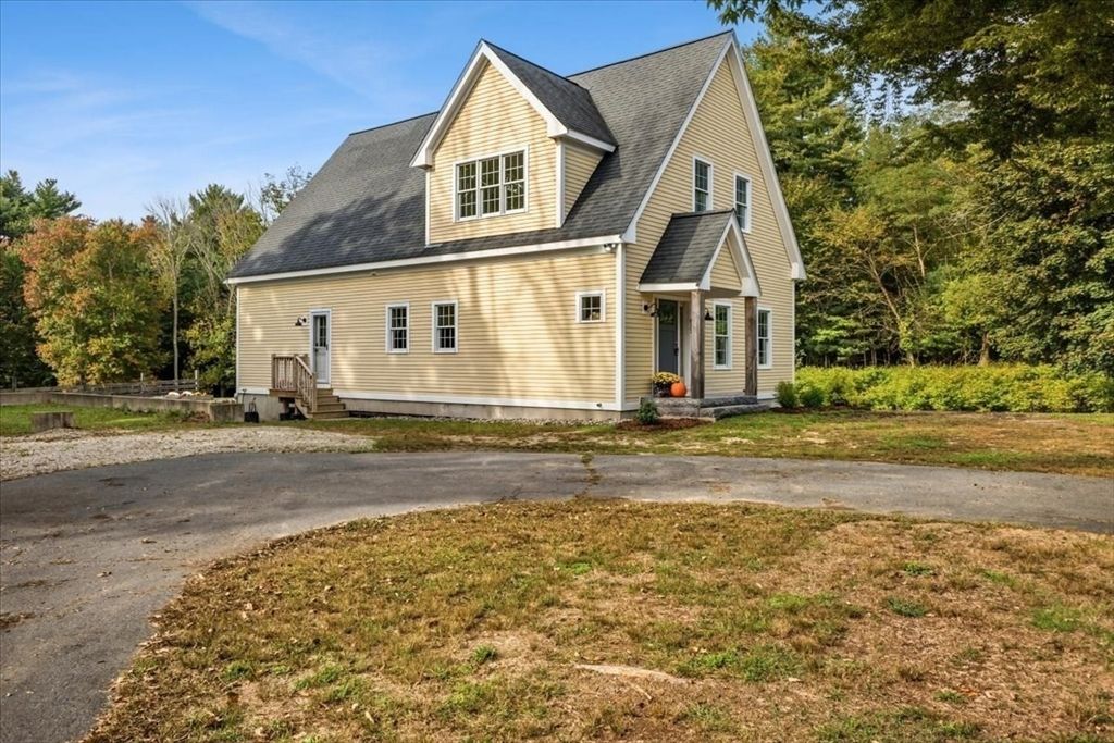 Backyard, Exterior, Facade, Cape Cod