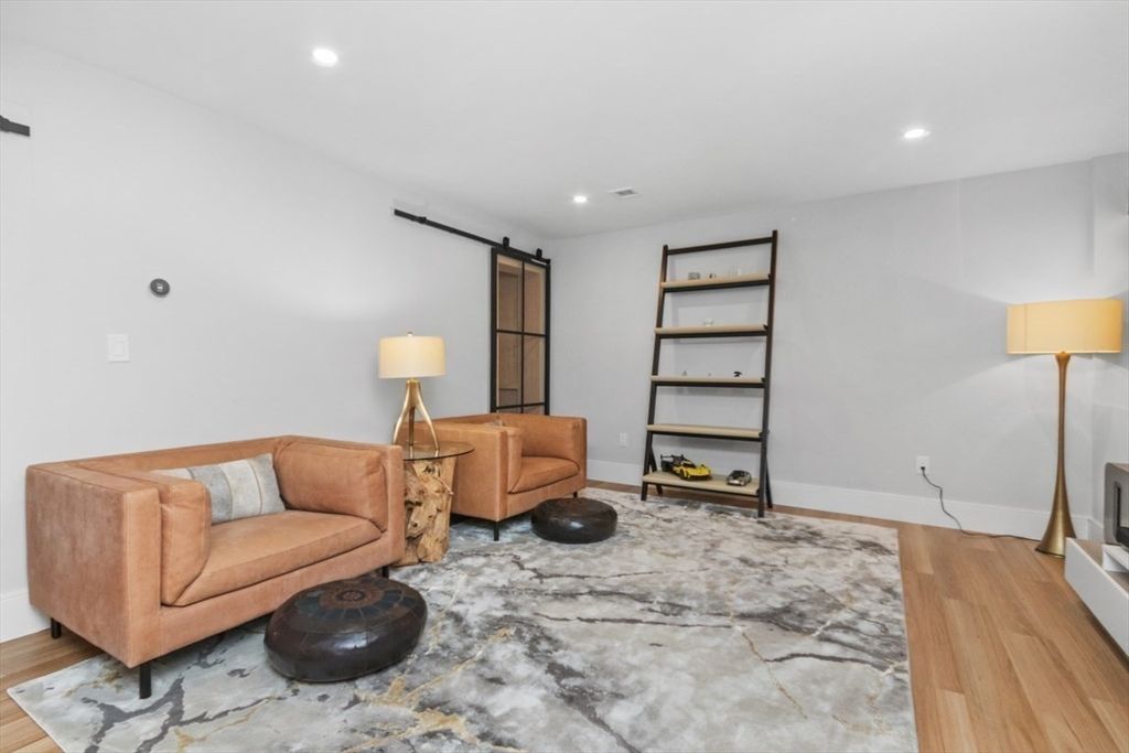 Interior, Recessed Lighting, Wood Texture Flooring