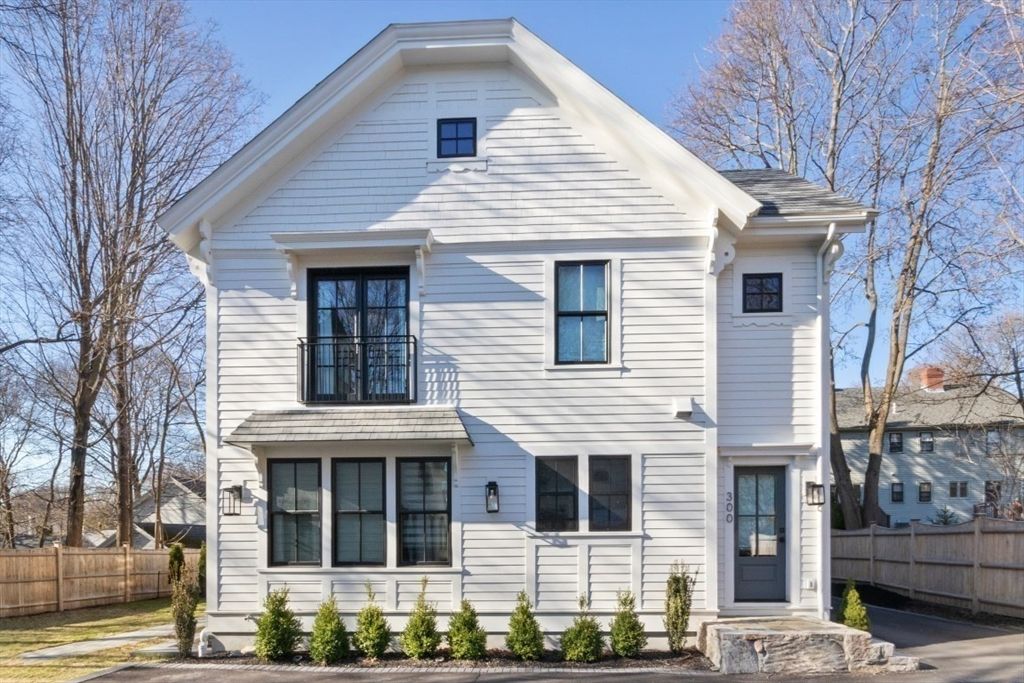 Exterior, Facade, Farmhouse