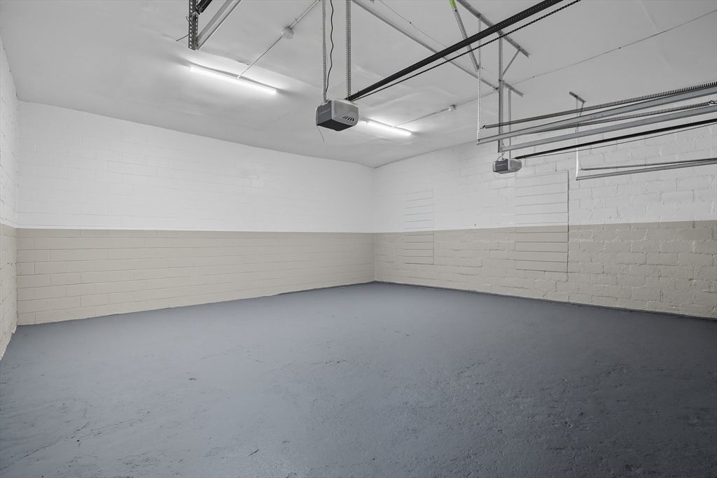 Empty room, Garage, Interior