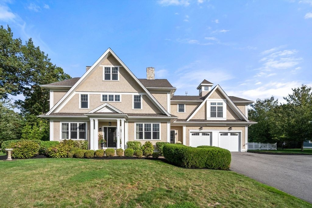 Attached, Exterior, Facade, Farmhouse