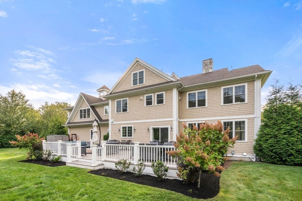 Backyard, Exterior, Facade, Queen Anne Victorian