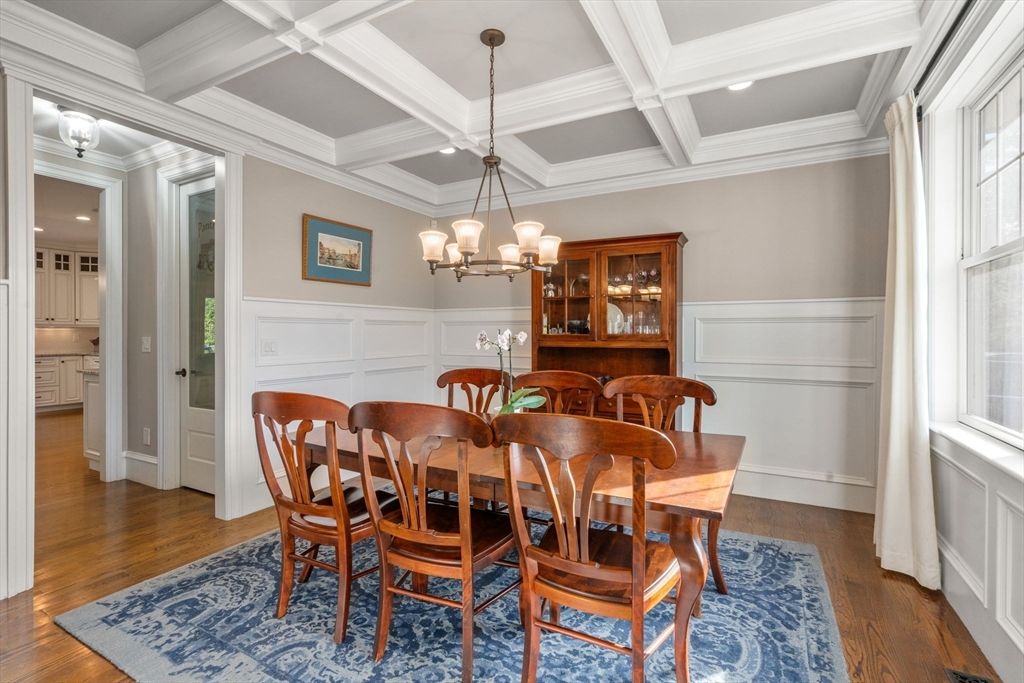 Chandelier, Dining room, Interior, Recessed Lighting, Wood Texture Flooring