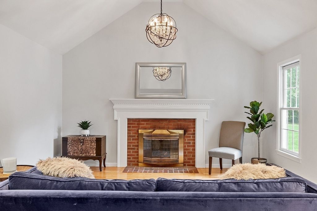 Chandelier, Fireplace, Interior, Wood Texture Flooring