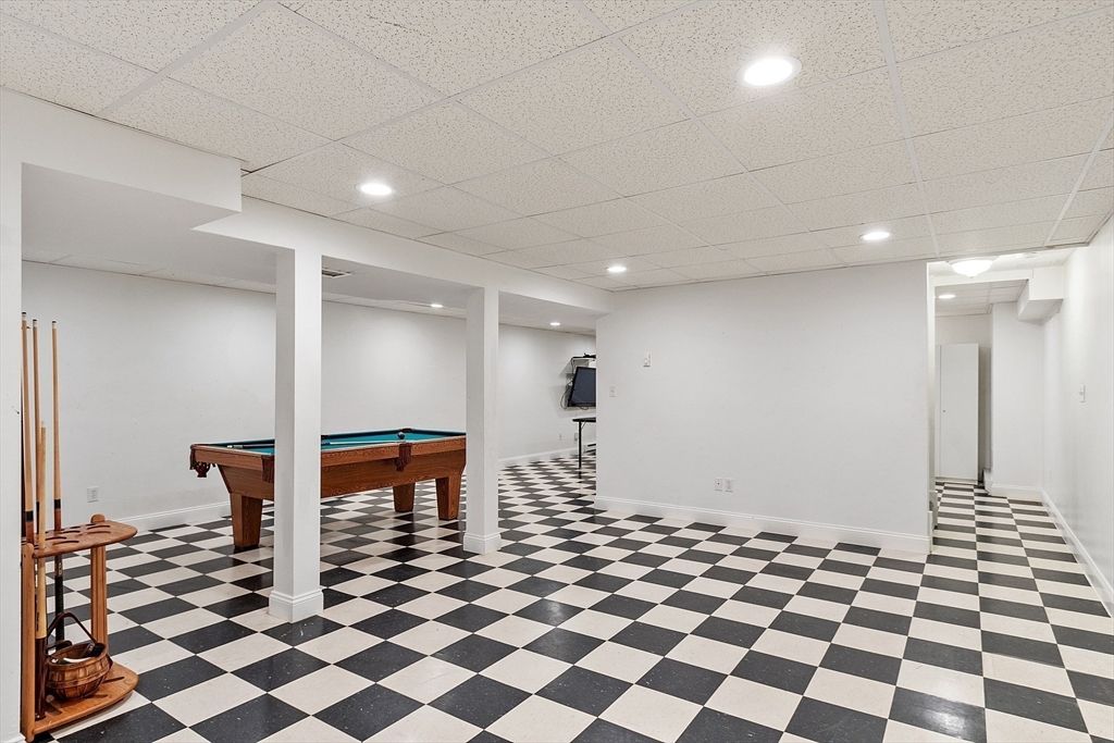 Billiard Table, Game Room, Interior, Recessed Lighting