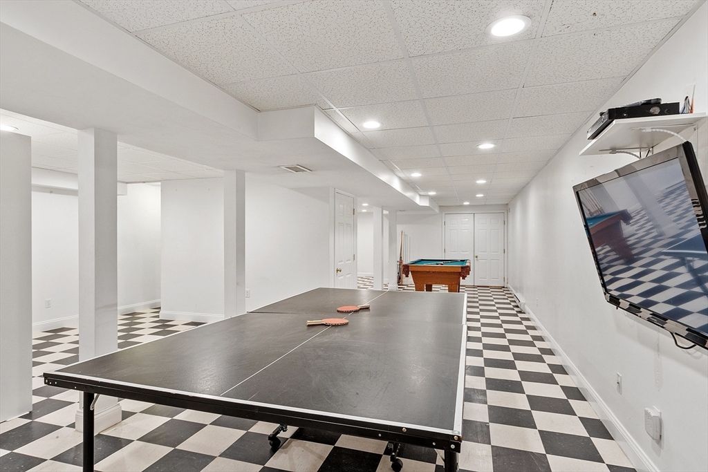 Billiard Table, Game Room, Interior, Recessed Lighting