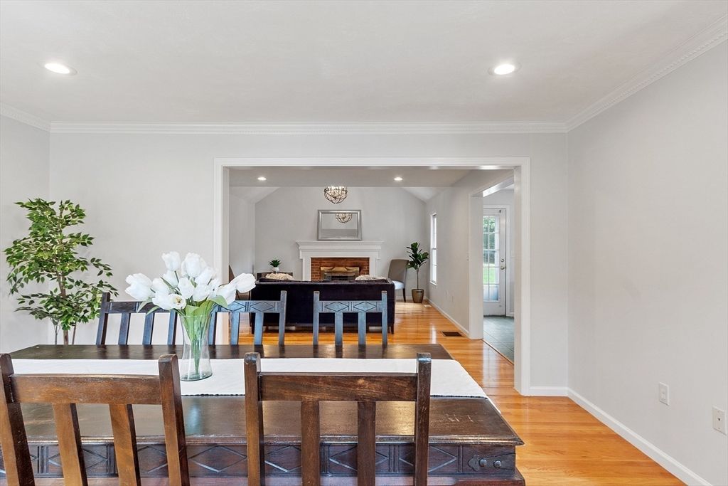 Dining room, Fireplace, Interior, Recessed Lighting, Wood Texture Flooring