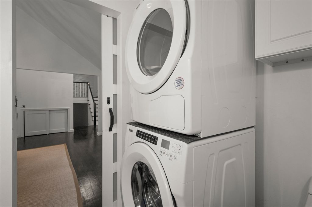 Interior, Utility Closets, Washer, Wood Texture Flooring