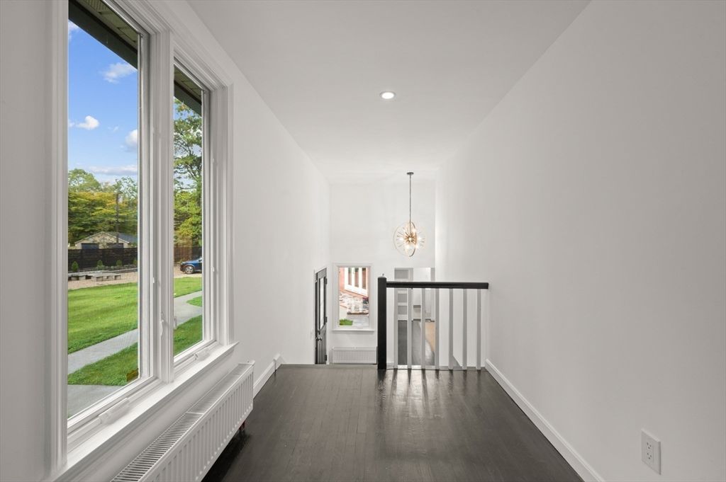 Interior, Pendant Lights, Recessed Lighting, Wood Texture Flooring