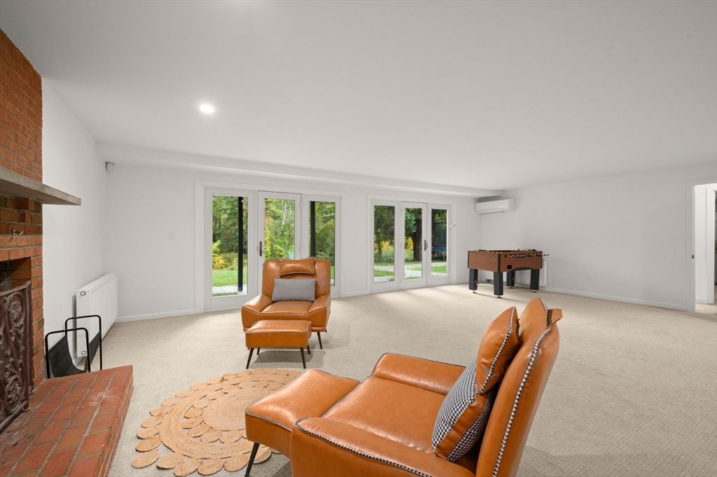 Fireplace, Interior, Living room, Recessed Lighting