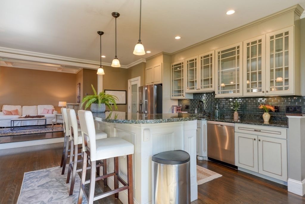 Dining room, Interior, Kitchen, Living room, Pendant Lights, Recessed Lighting, Stainless Steel Appliances, Wood Texture Flooring