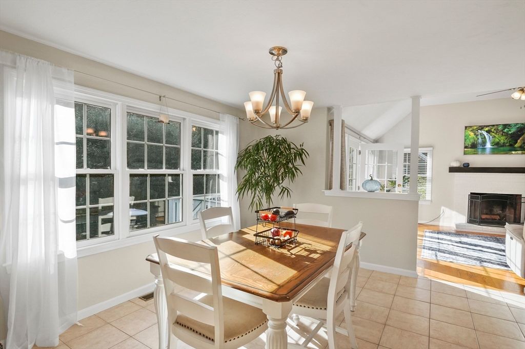 Chandelier, Dining room, Fireplace, Interior