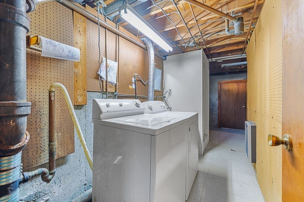 Interior, Washer, Wooden Walls