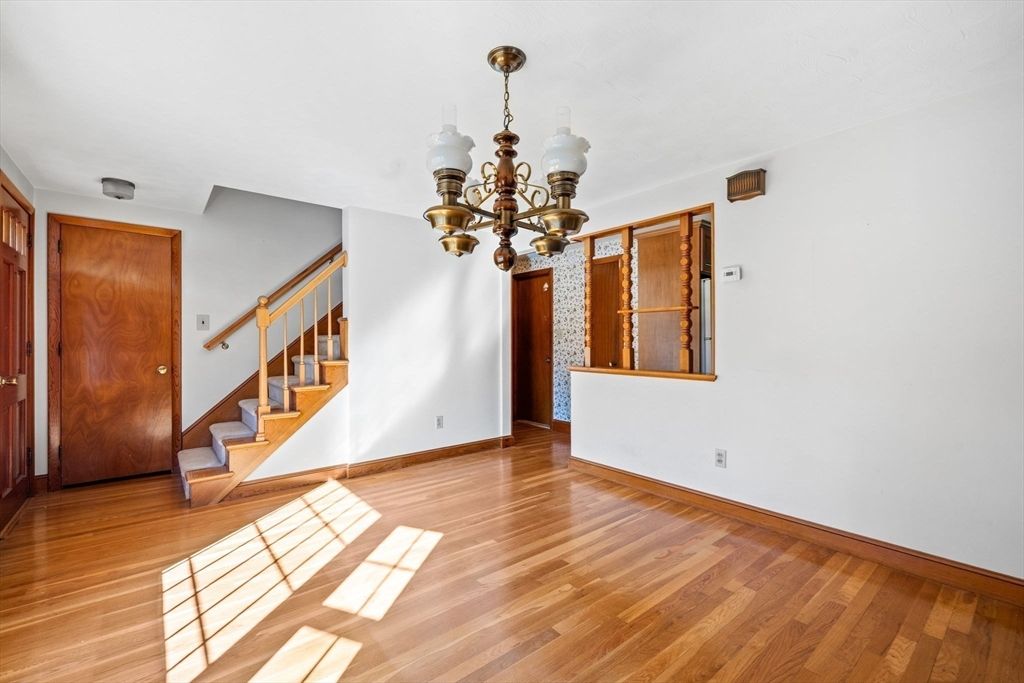 Chandelier, Empty room, Interior, Wood Texture Flooring